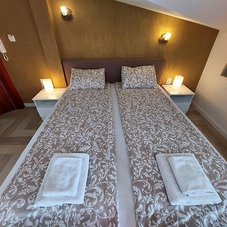 Jovanovic Guest House โอครีด ภายนอก รูปภาพ