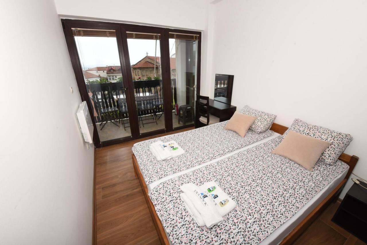 Jovanovic Guest House โอครีด ภายนอก รูปภาพ